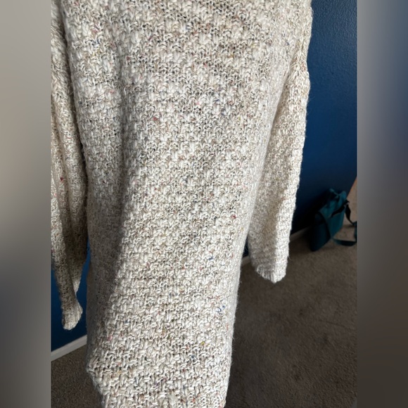 Zara Cream V-Neck Sweater - Picture 11 of 16